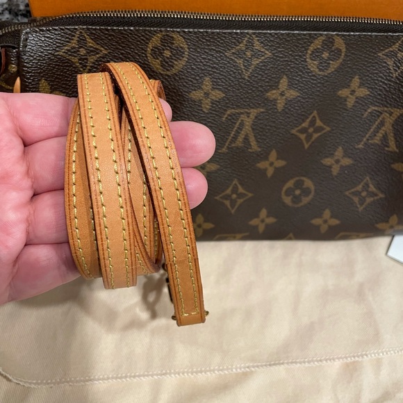 Louis Vuitton Eva - Picture 5 of 13